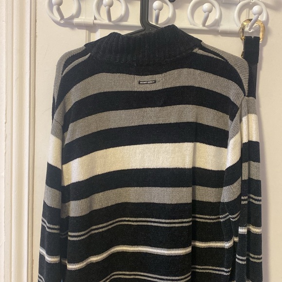 Point Zero Quarter Zip - Picture 3 of 5